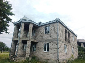 სასოფლო-სამეურნეო (საკარმიდამო) მიწის ნაკვეთი შენობით, გარდაბნის მუნიციპალიტეტი, სოფელი სართიჭალა, მე-3 ქუჩა, N 18