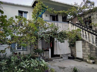 არასასოფლო სამეურნეო მიწის ნაკვეთი შენობით, ქალაქი ბათუმი, თედო სახოკიას ქუჩა, N 49ა