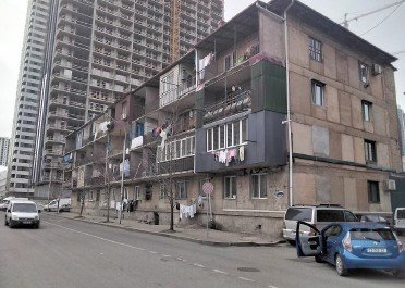 ბინა, ქალაქი ბათუმი, ქუჩა პუშკინი, N 176, სართული 4, ბინა N35