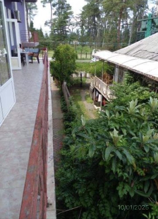 არასასოფლო სამეურნეო მიწის ნაკვეთი შენობით, ქალაქი ქობულეთი, გამზირი აღმაშენებლი, N 460