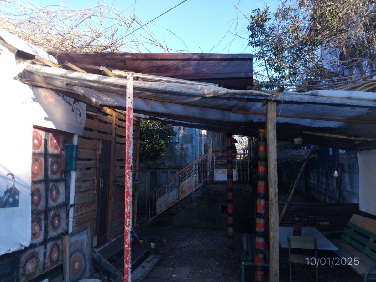 არასასოფლო სამეურნეო მიწის ნაკვეთი შენობით, ქალაქი ქობულეთი, გამზირი აღმაშენებლი, N 460