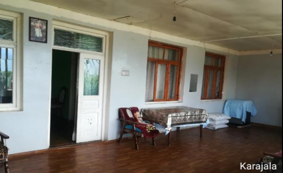 სასოფლო-სამეურნეო (საკარმიდამო) მიწის ნაკვეთი შენობით, თელავი, სოფელი ყარაჯალა