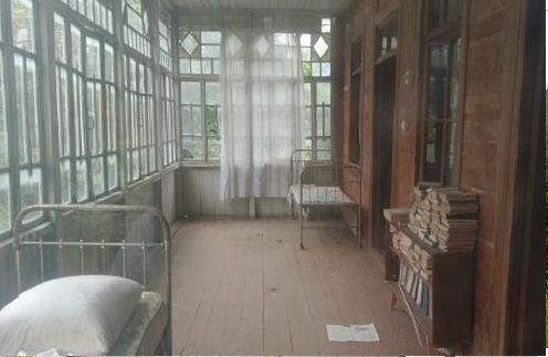 სასოფლო-სამეურნეო მიწის ნაკვეთი შენობით, ხარაგაულის მუნიციპალიტეტი, სოფელი ფარცხნალი, მე-3 ქუჩის I შესახვევი, N 8