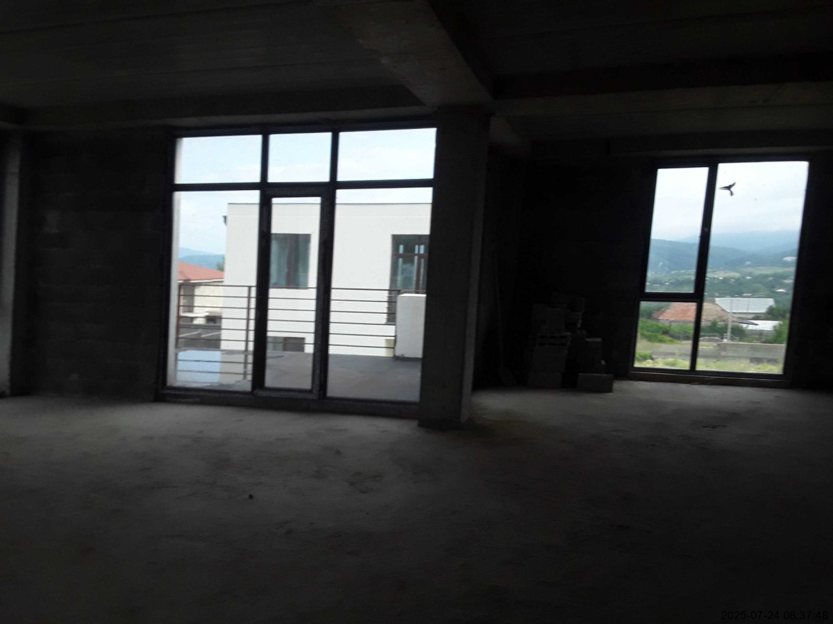 სასოფლო-სამეურნეო მიწის ნაკვეთი შენობით, მუნიციპალიტეტი მცხეთა, სოფელი ნავდარაანთკარი