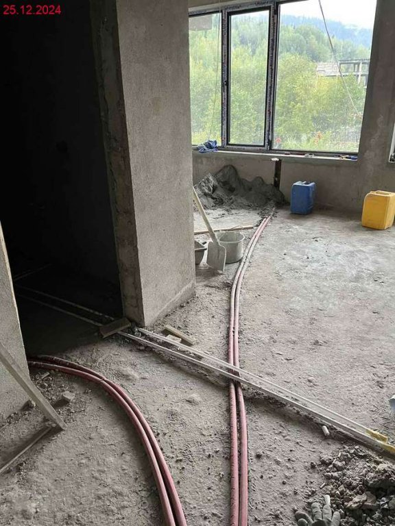 არასასოფლო სამეურნეო მიწის ნაკვეთი შენობით, მუნიციპალიტეტი მესტია, დაბა მესტია, ქუჩა კახიანი, N 45