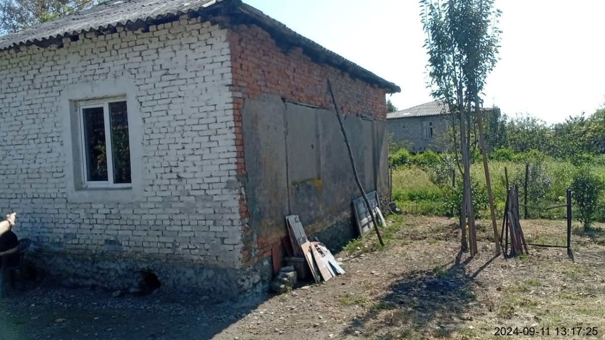 სასოფლო-სამეურნეო (საკარმიდამო) მიწის ნაკვეთი შენობით, მუნიციპალიტეტი ხობი, ადმინისტრაციული ერთეული ახალი სოფელი, ნაკვეთი 064