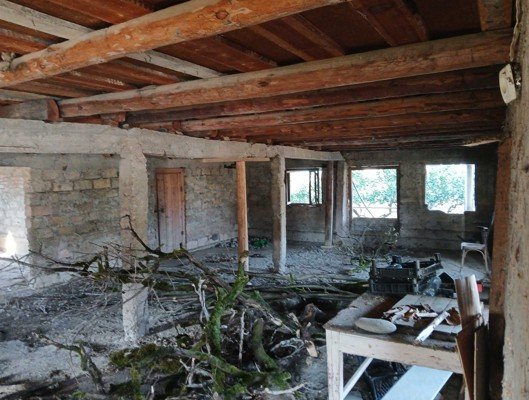 სასოფლო-სამეურნეო მიწის ნაკვეთი შენობით, ქობულეთის მუნიციპალიტეტი, სოფელი კვირიკე, მე-2 ქუჩა, N12