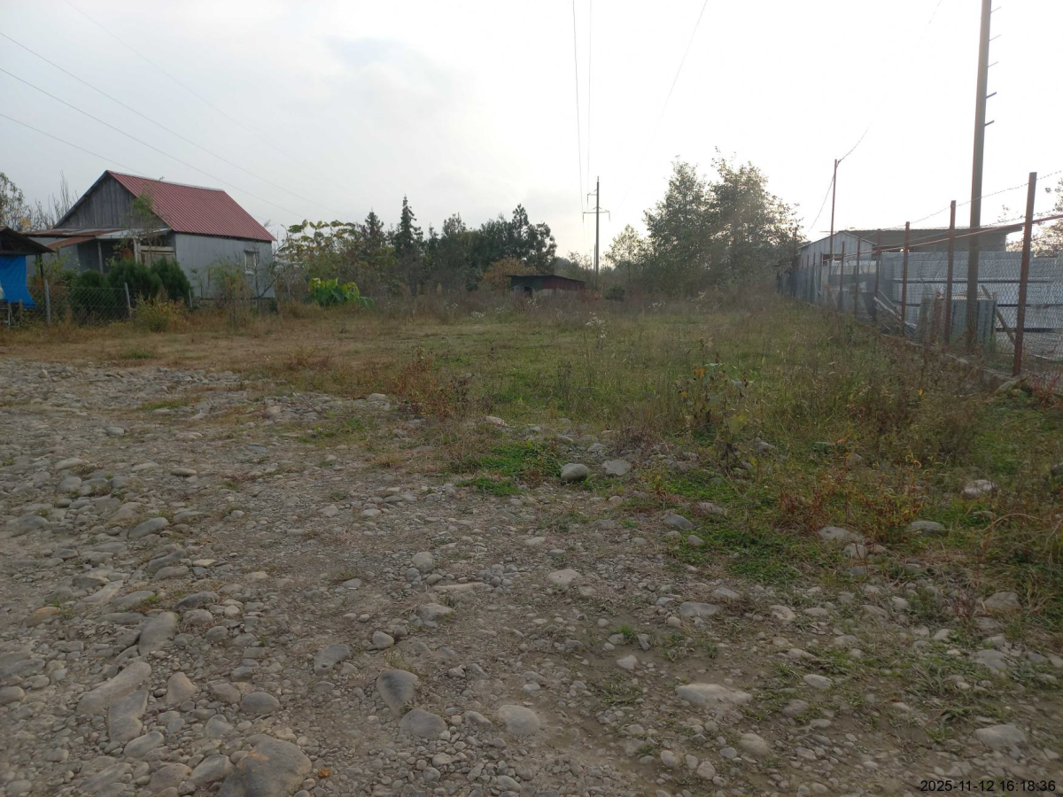 სასოფლო-სამეურნეო მიწის ნაკვეთი, მუნიციპალიტეტი ქობულეთი, ქუჩა მესხიძის მიმდებარედ