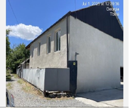 სასოფლო-სამეურნეო მიწის ნაკვეთი შენობით, მუნიციპალიტეტი გორი, სოფელი ფხვენისი