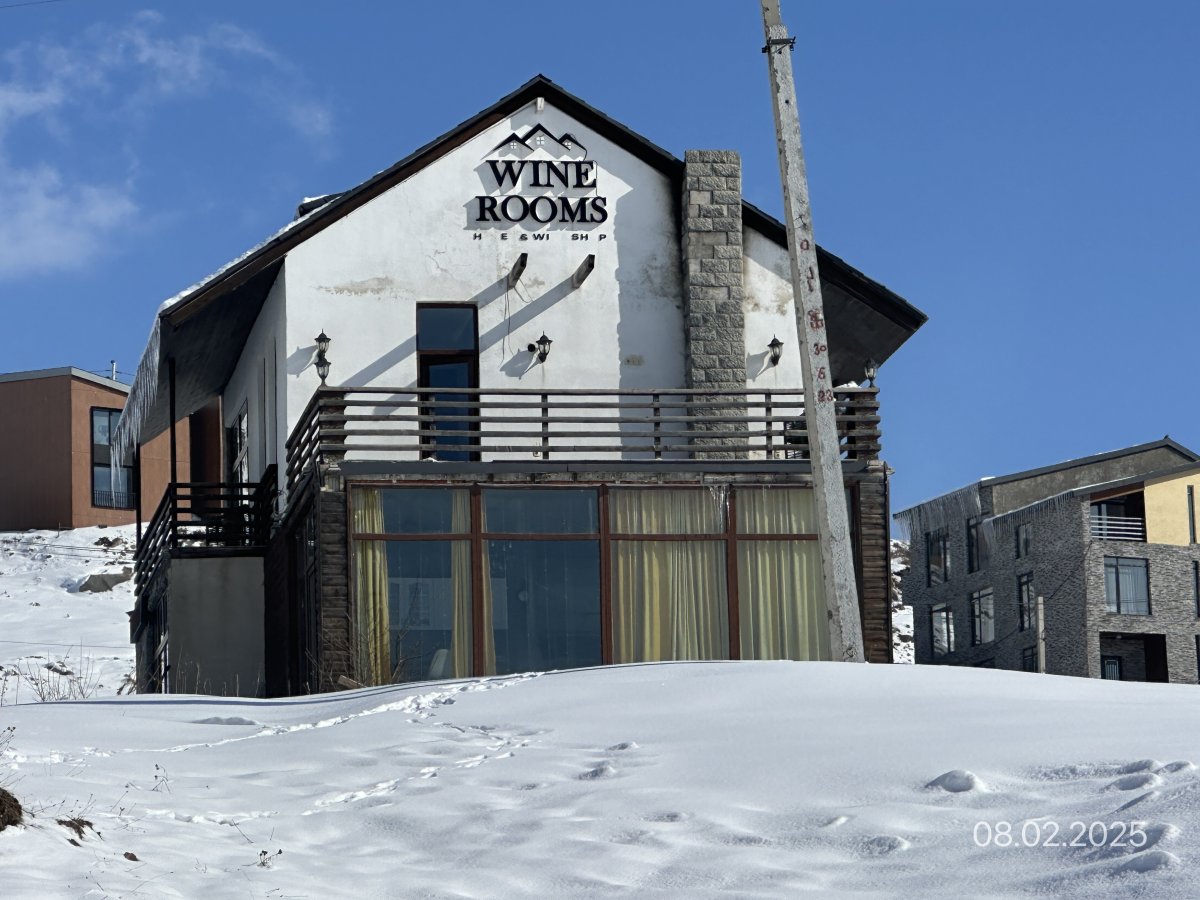 არასასოფლო სამეურნეო მიწის ნაკვეთი შენობით, ყაზბეგის მუნიციპალიტეტი, სოფელი გუდაური, მე-9 ქუჩის I ჩიხი, N 4