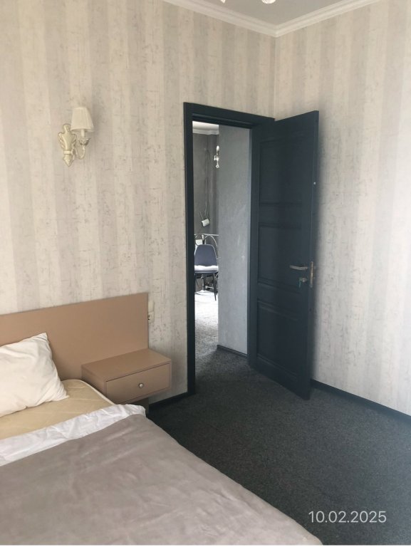 არასასოფლო სამეურნეო მიწის ნაკვეთი შენობით, ყაზბეგის მუნიციპალიტეტი, სოფელი გუდაური, მე-9 ქუჩის I ჩიხი, N 4