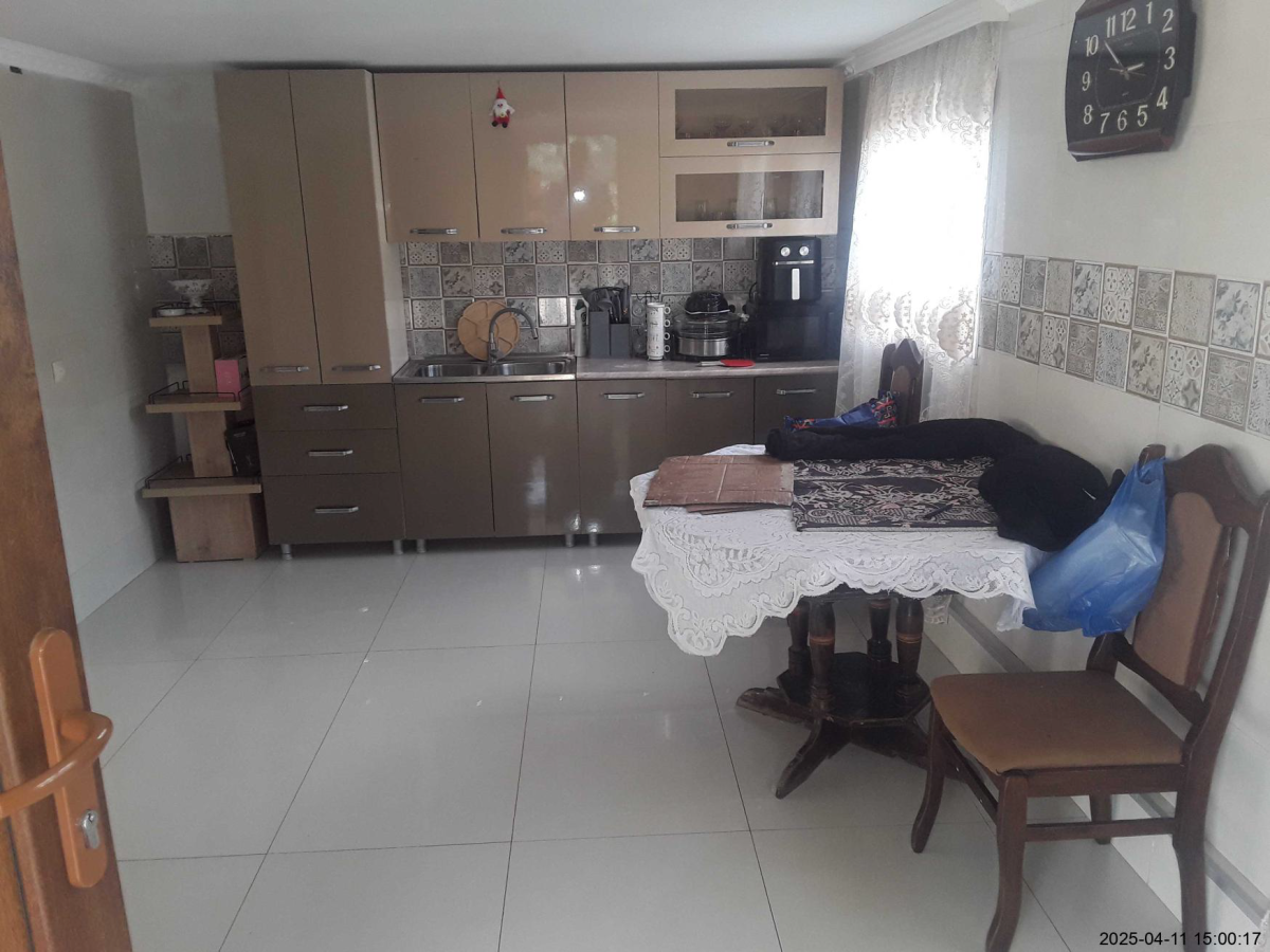 სასოფლო-სამეურნეო (საკარმიდამო) მიწის ნაკვეთი შენობით, ზუგდიდის მუნიციპალიტეტი, სოფელი ცაიში, ბონძი სორდიას ქუჩა, N 27