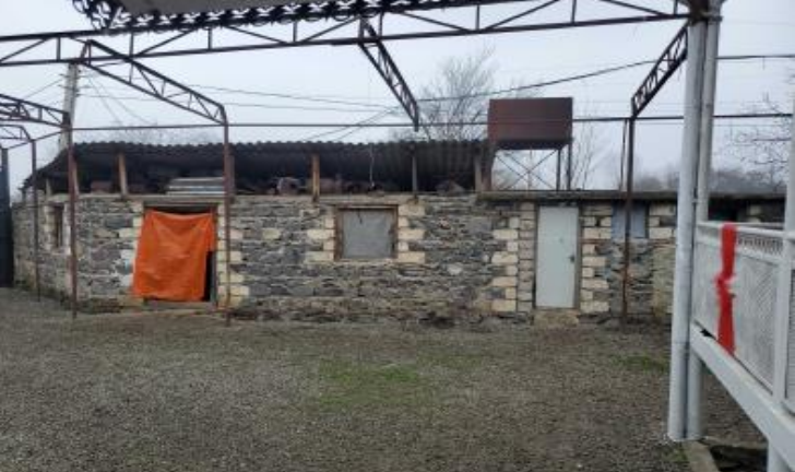 სასოფლო-სამეურნეო (საკარმიდამო) მიწის ნაკვეთი შენობით, მარნეულის მუნიციპალიტეტი, სოფელი კუშჩუ, მე-4 ქუჩა, N 5