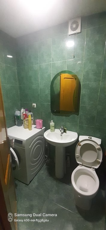 ბინა, ქალაქი ხაშური, ქუჩა გურამიშვილი, N 6, სადარბაზო 1, სართული 2, ბინა N6 და ღია აივანი