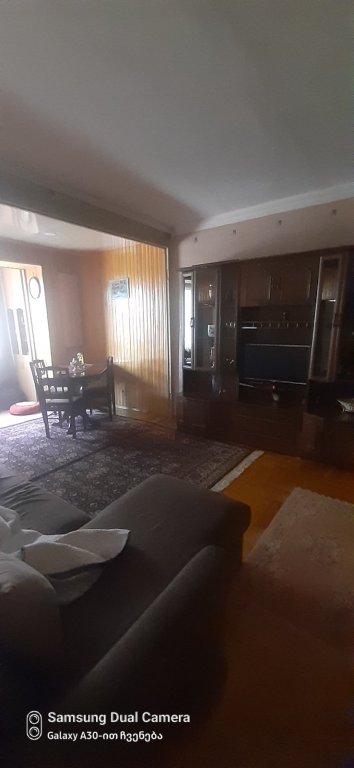 ბინა, ქალაქი ხაშური, ქუჩა გურამიშვილი, N 6, სადარბაზო 1, სართული 2, ბინა N6 და ღია აივანი