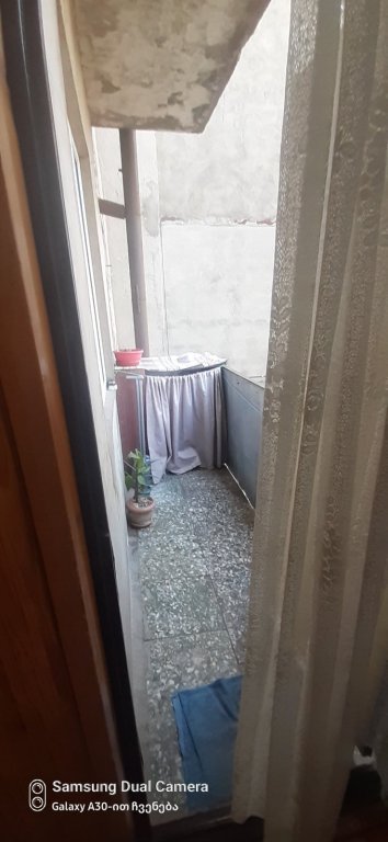 ბინა, ქალაქი ხაშური, ქუჩა გურამიშვილი, N 6, სადარბაზო 1, სართული 2, ბინა N6 და ღია აივანი