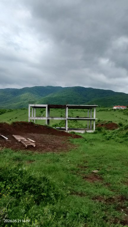 სასოფლო-სამეურნეო მიწის ნაკვეთი შენობით, რაიონი დუშეთი, სოფელი ახატანი