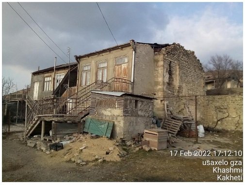 სასოფლო-სამეურნეო (საკარმიდამო) მიწის ნაკვეთი შენობით, საგარეჯოს მუნიციპალიტეტი, სოფელი ხაშმი, მე-2 ქუჩის II შესახვევი, N 8