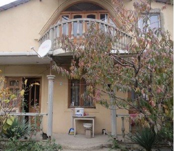 არასასოფლო სამეურნეო მიწის ნაკვეთი შენობით, ქალაქი თბილისი, 2 დოლაბაურის ქუჩა N 42