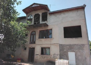 სასოფლო-სამეურნეო (საკარმიდამო) მიწის ნაკვეთი შენობით, ქალაქი თბილისი, დაბა წყნეთი, სულხან-საბა ორბელიანის ქუჩა, N 7