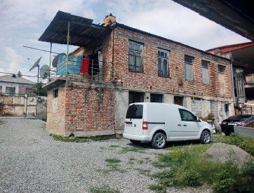 სასოფლო-სამეურნეო (საკარმიდამო) მიწის ნაკვეთი შენობით, სიღნაღის მუნიციპალიტეტი, ქალაქი წნორი, სიღნაღის ქუჩა, N 2