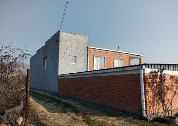 სასოფლო-სამეურნეო (საკარმიდამო) მიწის ნაკვეთი შენობით, კასპის მუნიციპალიტეტი, სოფელი მირიანი, მე-2 ქუჩა, N 28