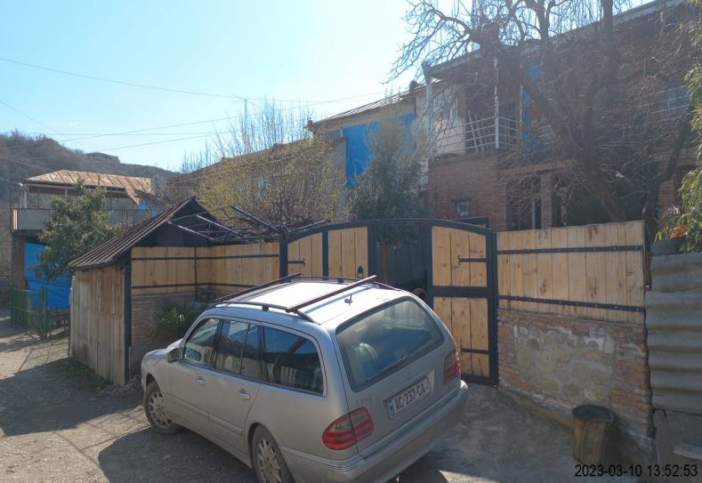 სასოფლო-სამეურნეო მიწის ნაკვეთი შენობით, გურჯაანის მუნიციპალიტეტი, სოფელი კარდენახი, 30-ე ქუჩის III ჩიხი, N 9