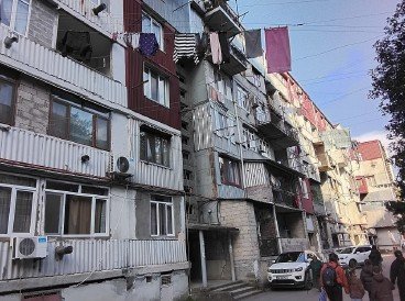 ბინა, ქალაქი ბათუმი, ქუჩა გენ. ა. აბაშიძე, N 5, ბინა N61