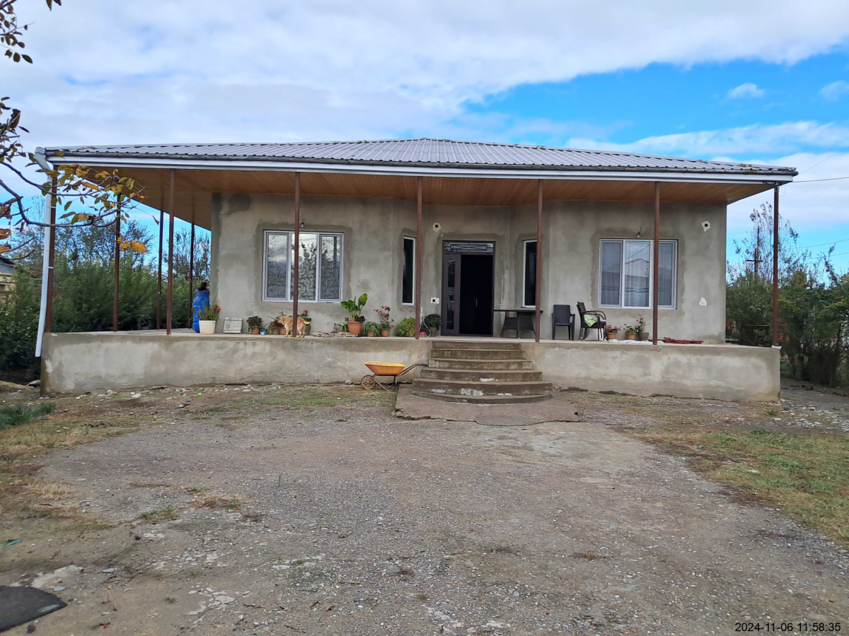 სასოფლო-სამეურნეო (საკარმიდამო) მიწის ნაკვეთი შენობით, წყალტუბოს მუნიციპალიტეტი, სოფელი ტყაჩირი, მე-2 ქუჩა, N 15