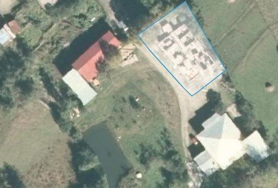 არასასოფლო სამეურნეო მიწის ნაკვეთი შენობით, მუნიციპალიტეტი მესტია, დაბა მესტია, ქუჩა კახიანი, N 45