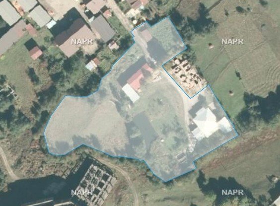 სასოფლო-სამეურნეო მიწის ნაკვეთი შენობით, მუნიციპალიტეტი მესტია, დაბა მესტია, ქუჩა კახიანი, N 45