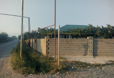 სასოფლო-სამეურნეო (საკარმიდამო) მიწის ნაკვეთი შენობით, მუნიციპალიტეტი გორი, ადმინისტრაციული ერთეული კარალეთი, ბლოკი N383, ნაკვეთი N012