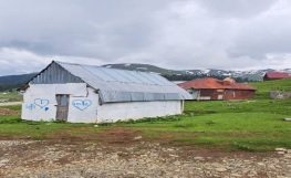 არასასოფლო სამეურნეო მიწის ნაკვეთი შენობით, მუნიციპალიტეტი ჩოხატაური, კურორტი ბახმარო, მშენებლობის ქუჩა, N 41ბ