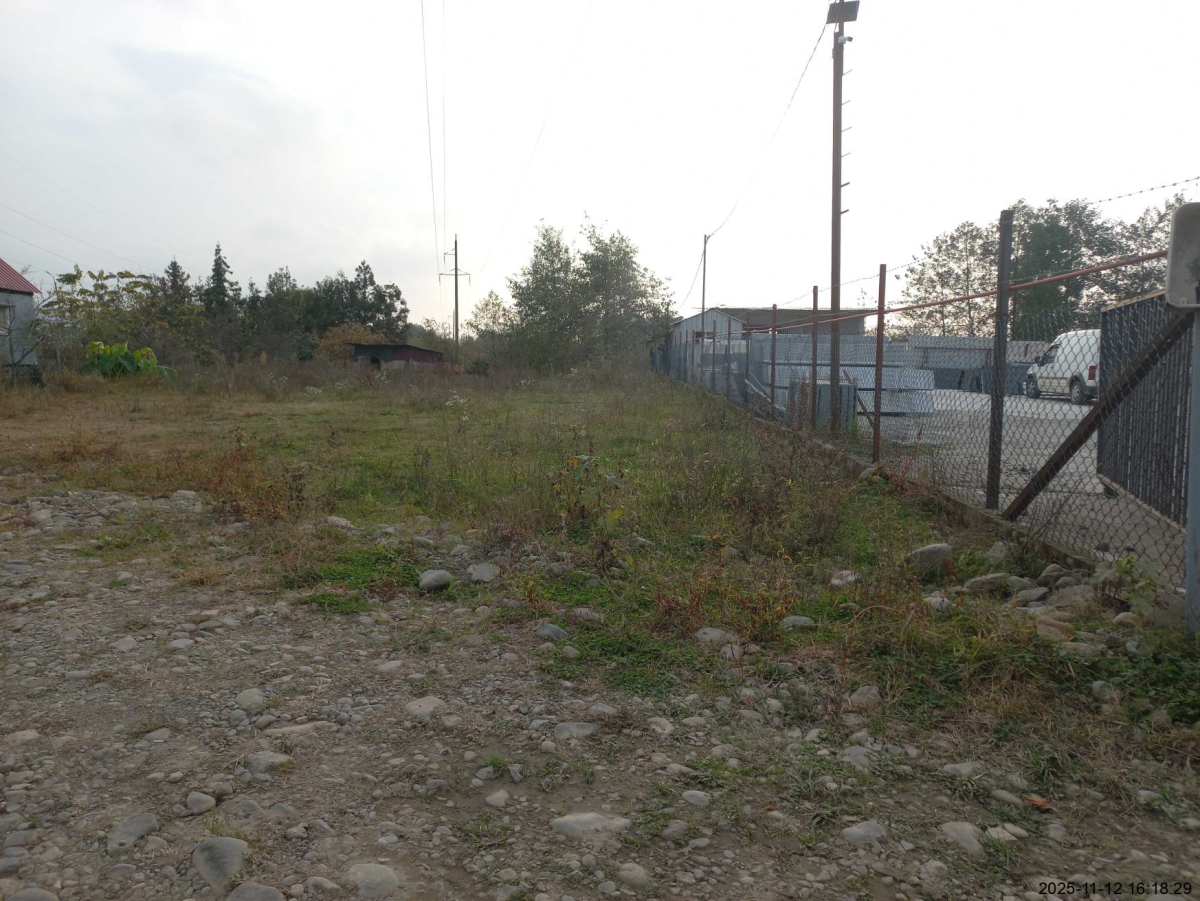 სასოფლო-სამეურნეო მიწის ნაკვეთი, მუნიციპალიტეტი ქობულეთი, ქუჩა მესხიძის მიმდებარედ